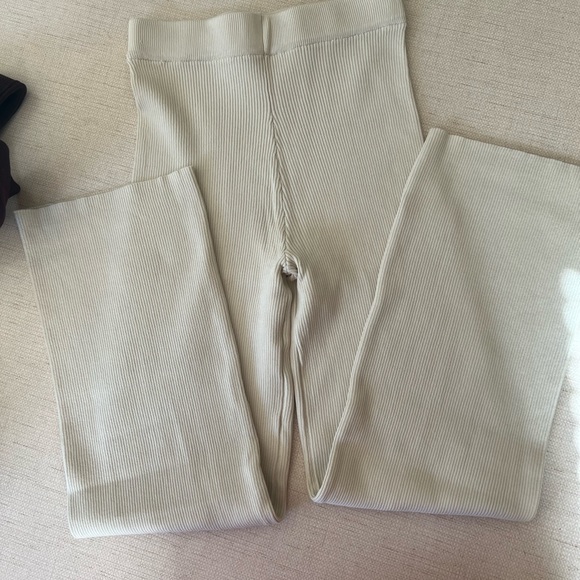 Pants - Picture 8 of 10